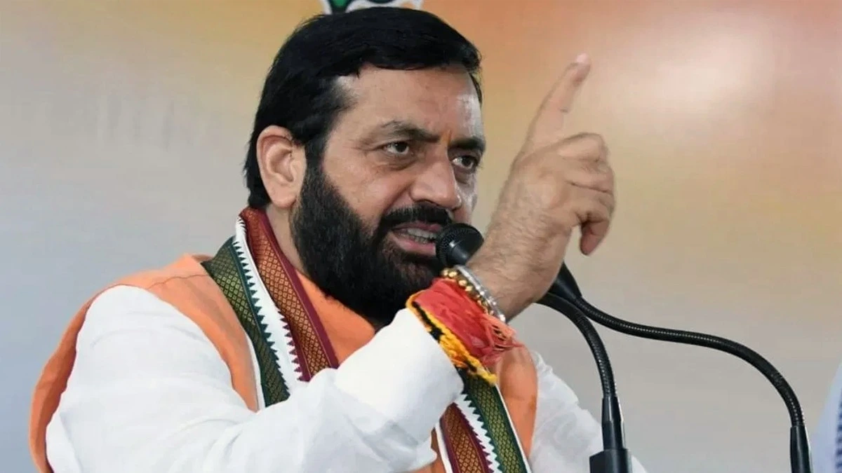 Haryana: “काम नहीं तो वेतन नहीं” नीति पर बवाल: मुख्यमंत्री नायब सिंह सैनी की सरकार के फैसले का कर्मचारियों और विपक्ष ने किया विरोध। Haryana: “काम नहीं तो वेतन नहीं” नीति पर बवाल: मुख्यमंत्री नायब सिंह सैनी की सरकार के फैसले का कर्मचारियों और विपक्ष ने किया विरोध।