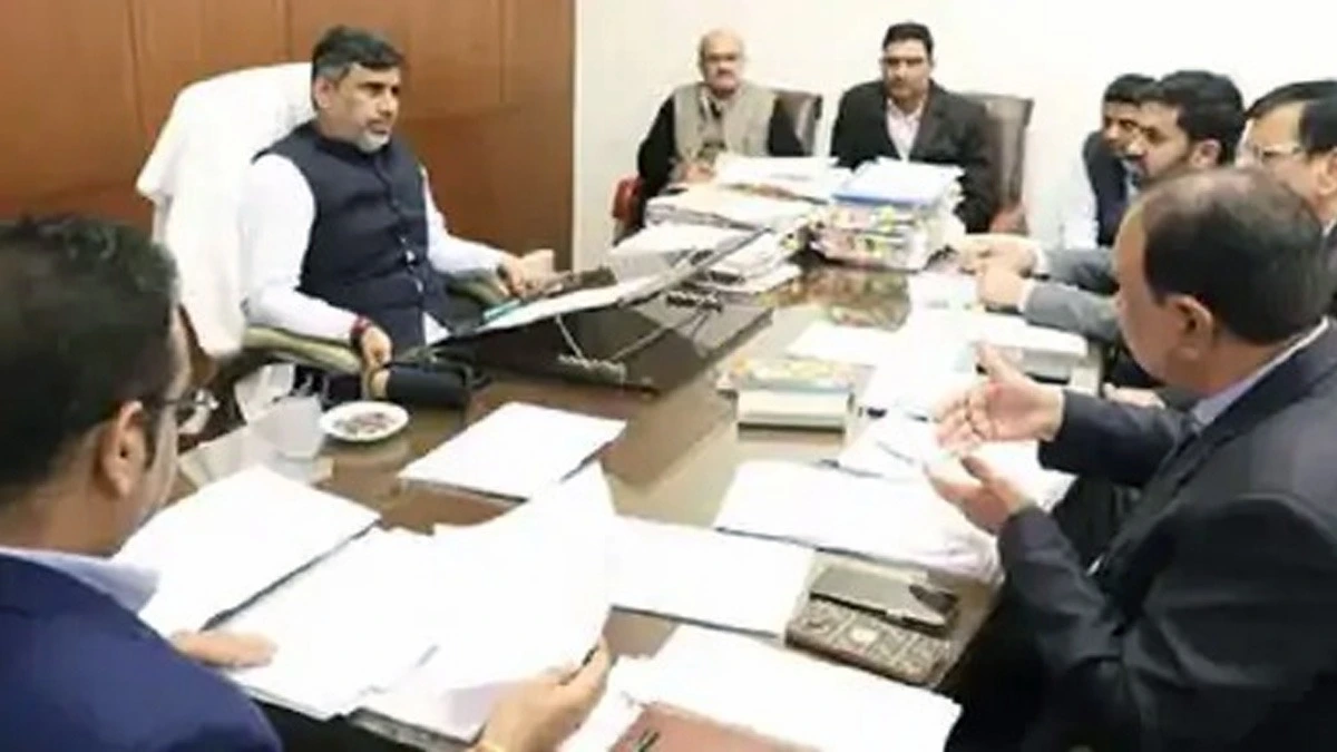 Haryana में 3.5 लाख छात्रों को अब तक नहीं मिली किताबें: CM ने 15 अप्रैल तय की थी डेडलाइन, शिक्षा मंत्री ने मांगी जिलों से रिपोर्ट। Haryana में 3.5 लाख छात्रों को अब तक नहीं मिली किताबें: CM ने 15 अप्रैल तय की थी डेडलाइन, शिक्षा मंत्री ने मांगी जिलों से रिपोर्ट।