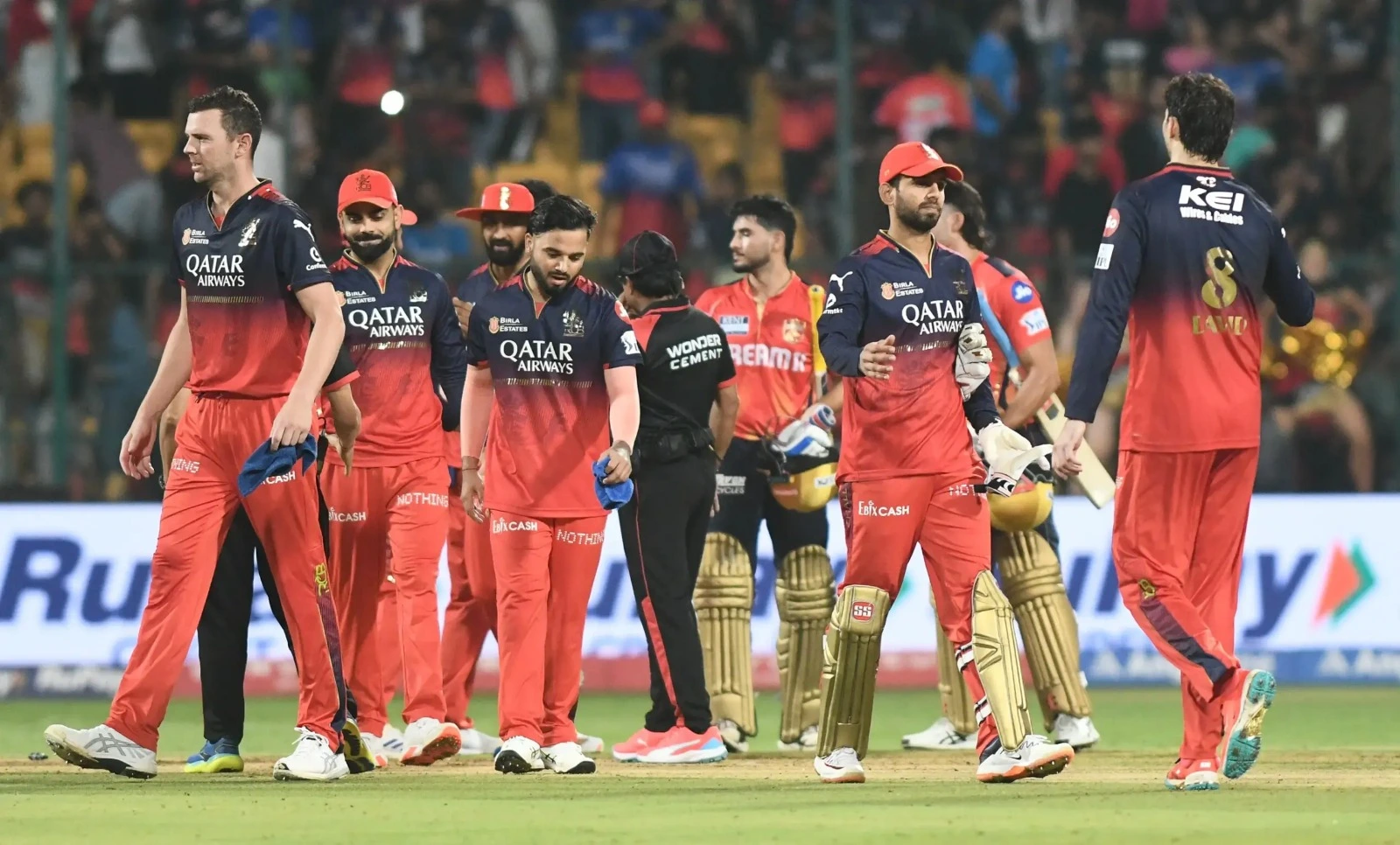 चहल की शानदार स्पिन ने पलटा मैच का रुख: 14 ओवर में RCB 95 पर सिमटी, पंजाब ने 5 विकेट से दर्ज की जीत। चहल की शानदार स्पिन ने पलटा मैच का रुख: 14 ओवर में RCB 95 पर सिमटी, पंजाब ने 5 विकेट से दर्ज की जीत।