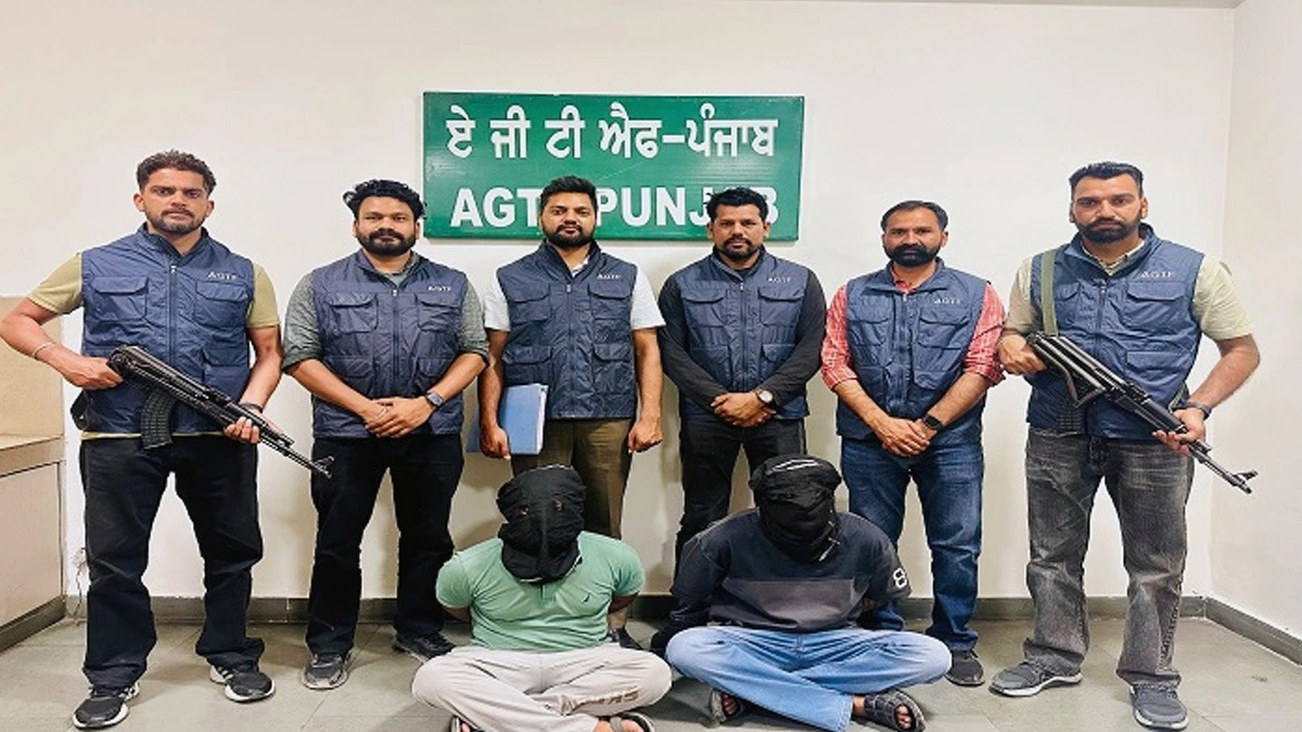 Punjab पुलिस की एजीटीएफ ने मोहाली से बड़े गैंगस्टर के 2 गुर्गों को गिरफ्तार किया, हथियार भी बरामद।