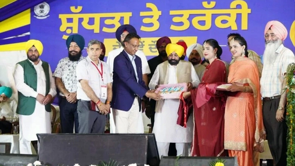 Punjab: CM भगवंत मान ने माझा क्षेत्र को दिया 135 करोड़ रुपए का तोहफा। Punjab: CM भगवंत मान ने माझा क्षेत्र को दिया 135 करोड़ रुपए का तोहफा।