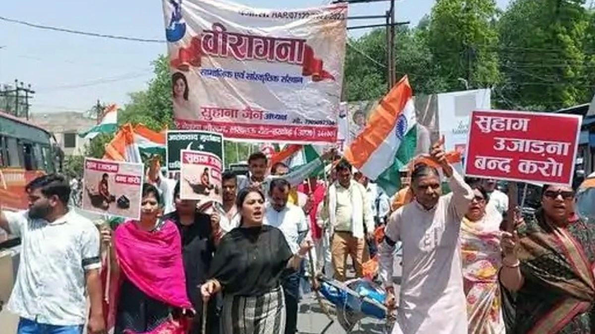 पहलगाम ह/म/ले के बाद UP में बदलेगा सियासी मिजाज ? ‘एक रहेंगे तो नेक रहेंगे’ नारे को मिल सकती है नई धार।