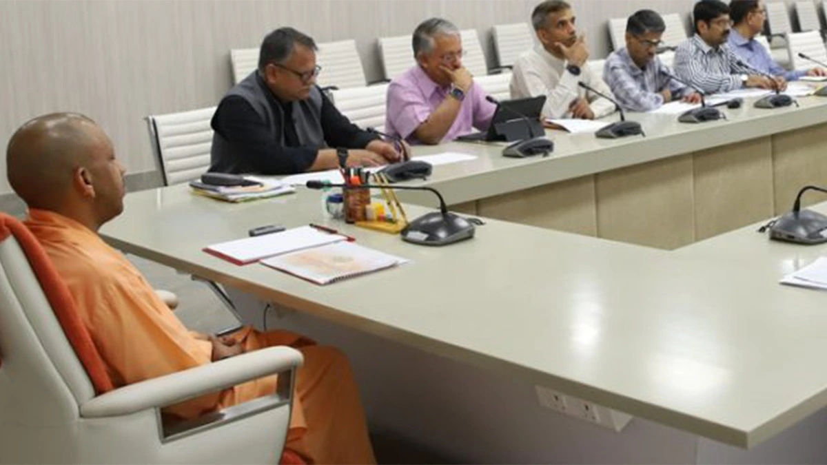 UP के आउटसोर्स कर्मचारियों को मिलेगा समय पर वेतन और सुविधाएं: सीएम योगी ने दिए निर्देश, स्वास्थ्य, बीमा और पेंशन का भी होगा लाभ। UP के आउटसोर्स कर्मचारियों को मिलेगा समय पर वेतन और सुविधाएं: सीएम योगी ने दिए निर्देश, स्वास्थ्य, बीमा और पेंशन का भी होगा लाभ।