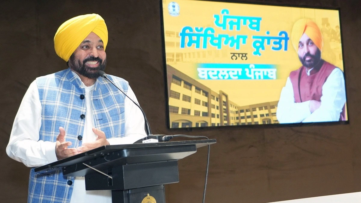 नशे के खिलाफ जंग में टॉपर्स बनेंगे रोल मॉडल, पंजाब CM ने छात्रों को किया सम्मानित।