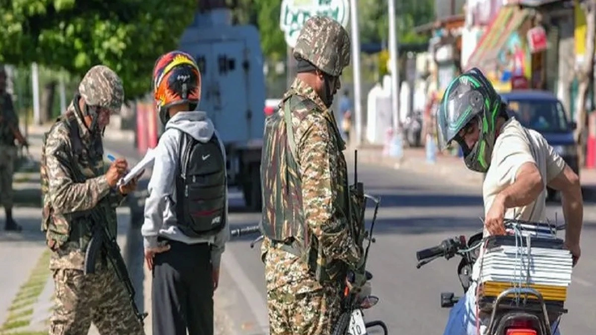 Haryana में 13 जिलों में रक्षा मॉक ड्रिल की तैयारी, सुरक्षा तंत्र को मिलेगा नया आयाम। Haryana में 13 जिलों में रक्षा मॉक ड्रिल की तैयारी, सुरक्षा तंत्र को मिलेगा नया आयाम।