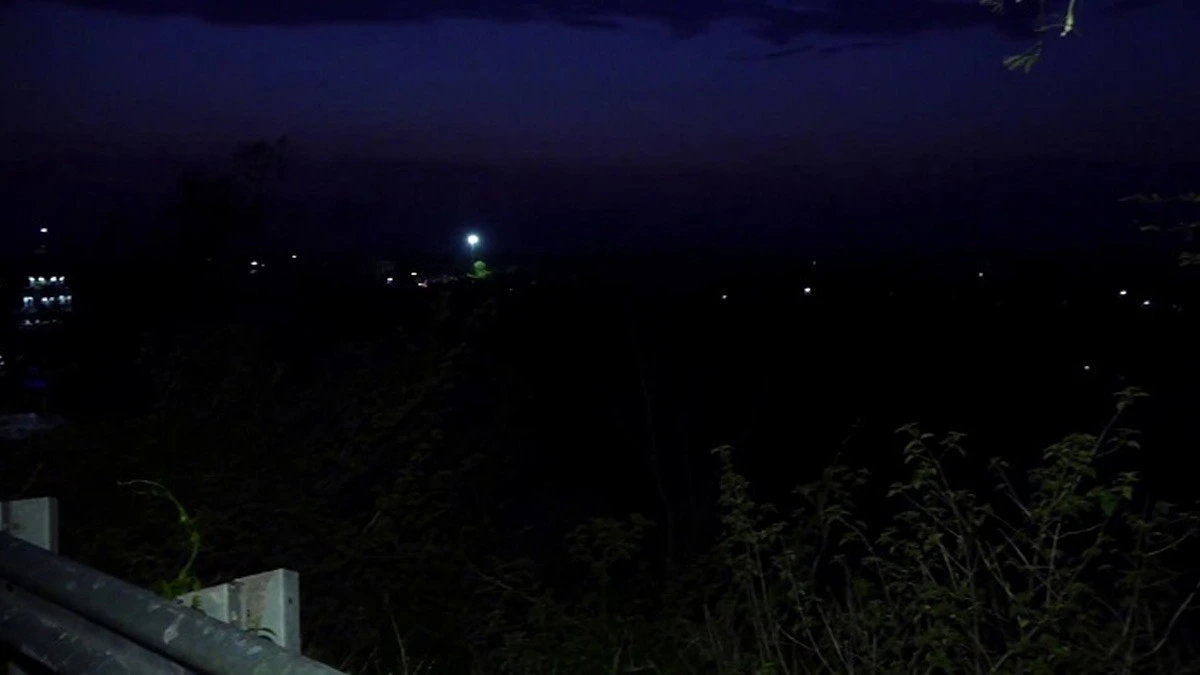 Punjab: फिरोजपुर में ड्रोन गिरा: घर में धमाका, कार में लगी आग, परिवार के 3 सदस्य झुलसे।