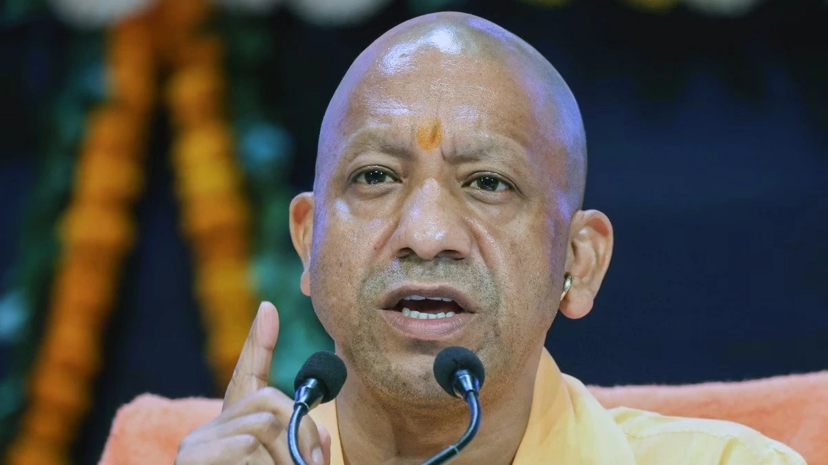 UP: आंधी-तूफान से पूर्वांचल में जानमाल का नुकसान, सीएम योगी ने दिए 24 घंटे में मुआवजा देने के निर्देश।