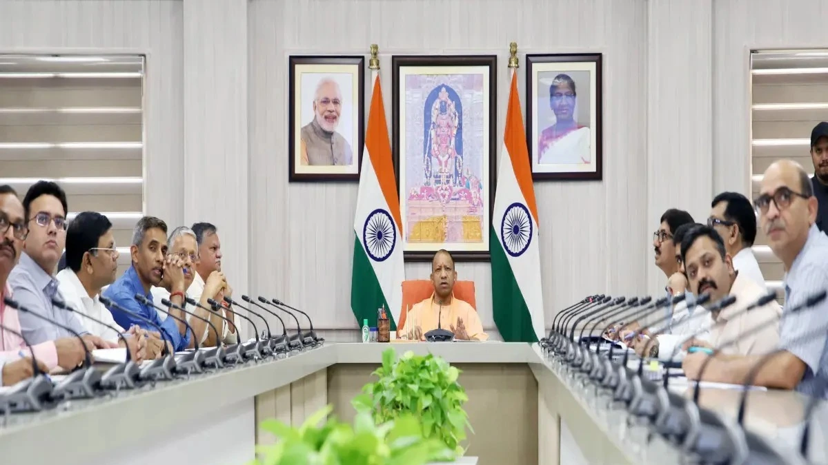 UP: लंबित भवन नक्शों का जल्द निपटारा हो, बार-बार आपत्तियां न लगें: सीएम योगी का सख्त निर्देश।