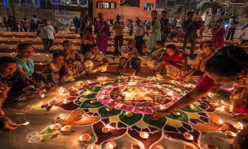 चार धर्म मनाते हैं Diwali – सबकी अपनी कहानी और अपना अंदाज़