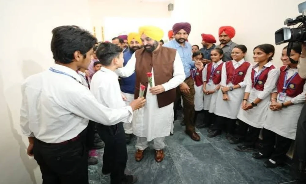 हर बच्चे का ‘Runway of Dreams’ बने ‘स्कूल ऑफ एमिनेंस’: CM Bhagwant Mann का शिक्षा में Revolutionary कदम
