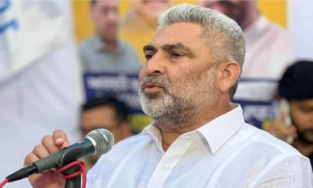 गाँव Chahal में Cabinet Minister Lal Chand Kataruchakk ने की जनसभा, लोगों ने AAP Candidate को दिया पूरा समर्थन गाँव Chahal में Cabinet Minister Lal Chand Kataruchakk ने की जनसभा, लोगों ने AAP Candidate को दिया पूरा समर्थन