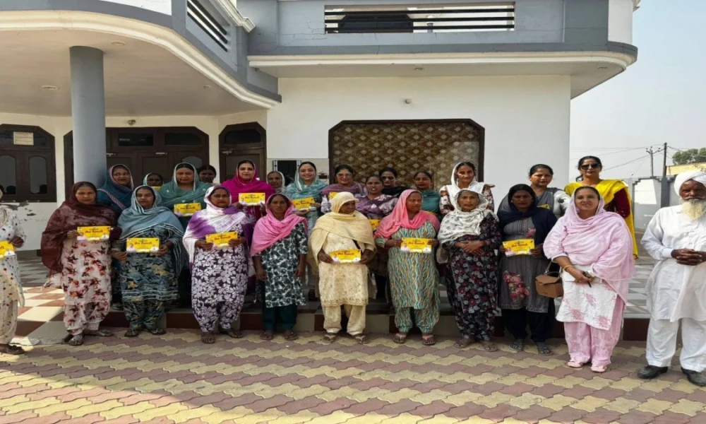‘APP’ की women wing ने संभाला मोर्चा, Harmeet Sandhu के लिए घर-घर जाकर मांगे votes