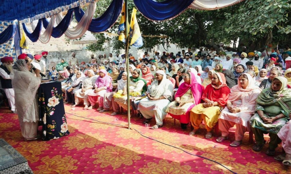 Mann परिवार मैदान में उतरा, Dr. Gurpreet Kaur और माता जी ने Harmeet Sandhu के पक्ष में किया जोरदार प्रचार Mann परिवार मैदान में उतरा, Dr. Gurpreet Kaur और माता जी ने Harmeet Sandhu के पक्ष में किया जोरदार प्रचार