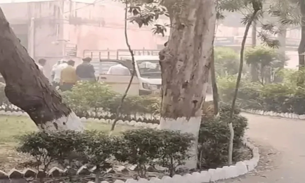 Punjab Police ने Newspaper की सप्लाई रोकी: Drugs और Weapons की Smuggling के शक में गाड़ियों की Checking, कई जगह देर से पहुंचे Newspaper