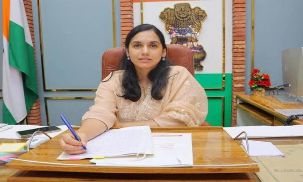 Punjab’s Women DCs आगे बढ़कर कर रही है नेतृत्व: जानिए कैसे APP की Transparency Revolution ला रही है महिलाओं को Government Service में और आगे