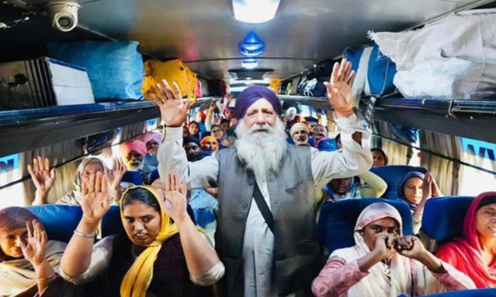 बुजुर्गों की Golden Temple जाने की मन्नतें पूरी करने निकली Mann सरकार: Punjab से तीर्थ यात्रा का दूसरा काफिला रवाना बुजुर्गों की Golden Temple जाने की मन्नतें पूरी करने निकली Mann सरकार: Punjab से तीर्थ यात्रा का दूसरा काफिला रवाना