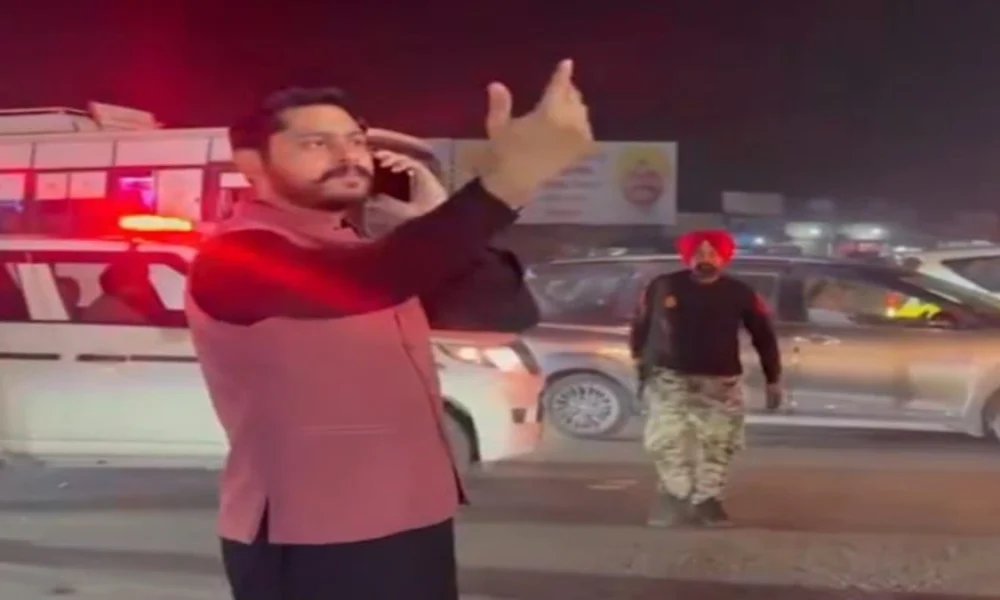 Traffic में फँसी Ambulance को रास्ता दिलाने खुद सड़क पर उतरे AAP MLA Sherry Kalsi, मरीज की बचाई जान — लापरवाह Police पर Strict Action!