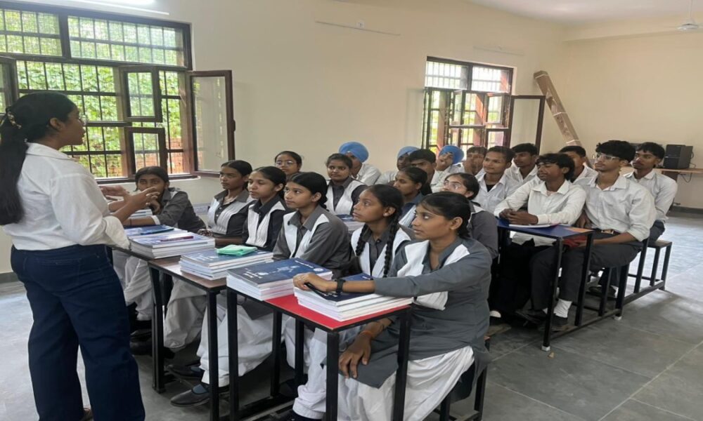 अब रट्टा से नहीं चलेगा काम! Mann सरकार ने बदला Exam Pattern, 12वीं Class में Entrepreneurship Course को भी मंज़ूरी