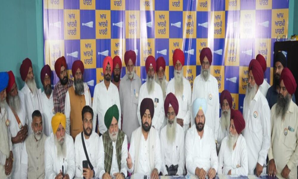 Tarn Taran By-Election: Freedom Fighter परिवारों ने APP उम्मीदवार Harmeet Sandhu को दिया समर्थनकहा – Mann सरकार पर है पूरा भरोसा, Sandhu की जीत सुनिश्चित करेंगे Tarn Taran By-Election: Freedom Fighter परिवारों ने APP उम्मीदवार Harmeet Sandhu को दिया समर्थनकहा – Mann सरकार पर है पूरा भरोसा, Sandhu की जीत सुनिश्चित करेंगे