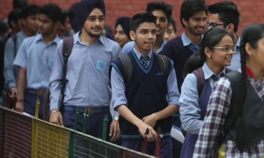 APP सरकार की Education Reforms का बड़ा असर: Government School के 1187 से ज़्यादा Students NEET/JEE में सफल: Harmeet Sandhu 