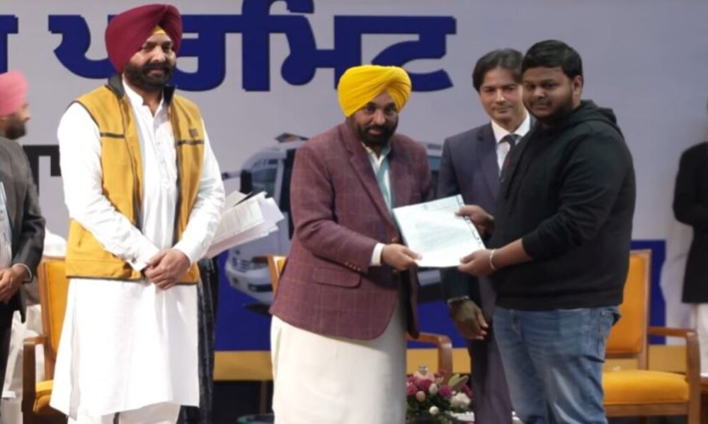 1300 नई बसें जल्दी ही खरीदेगी पंजाब सरकार:505 मिनी बसों को परमिट दिए, सीएम बोले-22 साल के युवा केंद्र ने बनाए पूर्व फौजी