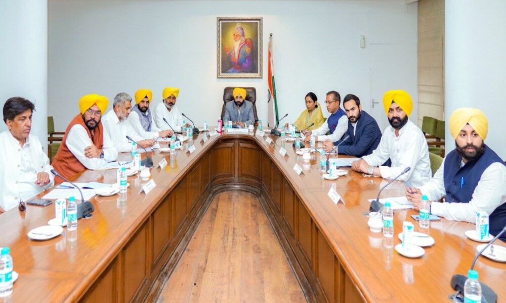 पंजाब सरकार की Cabinet meeting :दोपहर तीन बजे सीएम आवास पर होगी; जनवरी के दूसरे सप्ताह में स्पेशल सेशन