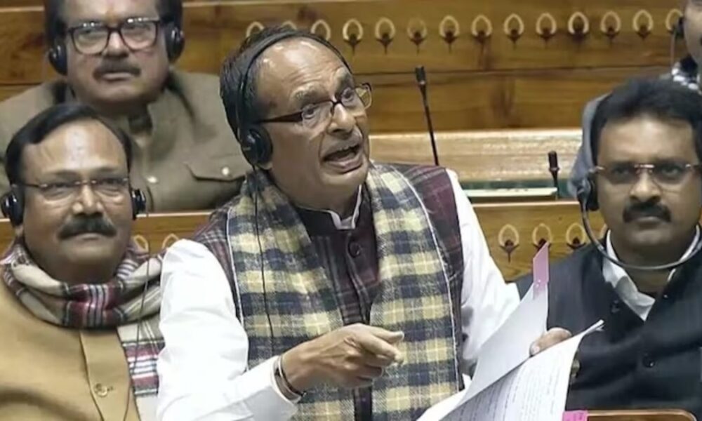 Lok Sabha में विरोध के बीच जी राम जी बिल पास, विपक्ष ने सदन में कागज फाड़कर फेंका