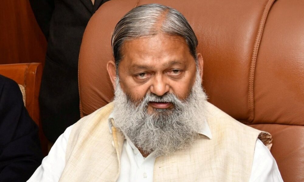 परिवहन मंत्री अनिल विज बोले- 60 से ज्यादा रफ्तार क्यों:करनाल में रोडवेज बस पलटाने का मामला, जांच के आदेश जारी