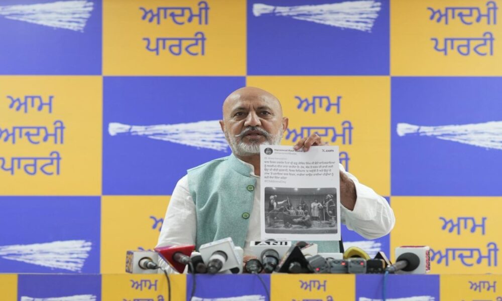 वीर बाल दिवस के नाम पर अकाली दल के दोहरे मापदंडों का पर्दाफाश, Pannu ने हरसिमरत बादल के पिछले समर्थन पर उठाए सवाल