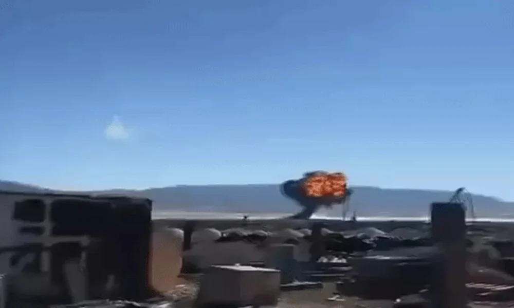 California में US F-16 Fighter Jet Crash, Pilot कुछ Seconds पहले Safely निकला बाहर California में US F-16 Fighter Jet Crash, Pilot कुछ Seconds पहले Safely निकला बाहर