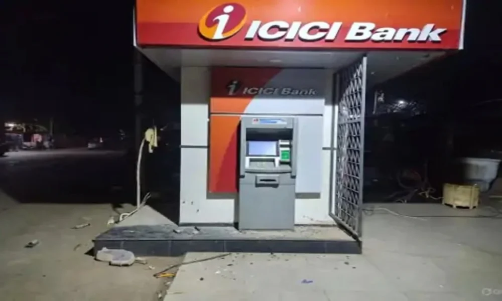 Sonipat में ATM चोरी की कोशिश नाकाम, चोरों ने Cutter से ATM को काटा!