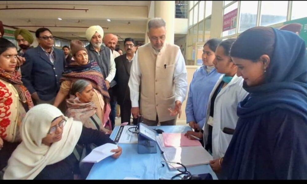 मान सरकार की जनहित पहल: Dr. Balbir Singh ने फतेहगढ़ साहिब के स्वास्थ्य केंद्रों का किया औचक निरीक्षण मान सरकार की जनहित पहल: Dr. Balbir Singh ने फतेहगढ़ साहिब के स्वास्थ्य केंद्रों का किया औचक निरीक्षण