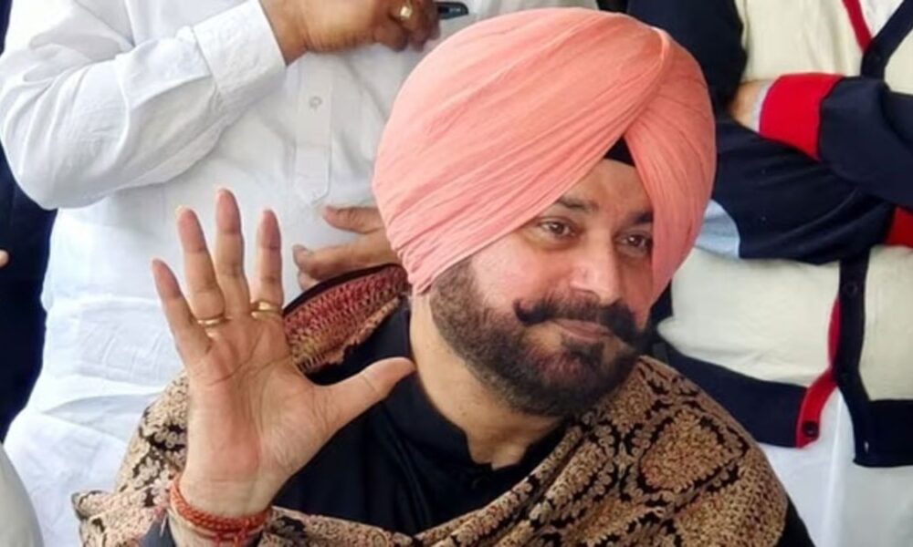 पंजाब की राजनीति में नई हलचल, Priyanka Gandhi से मुलाकात करेंगे नवजोत सिद्धू!