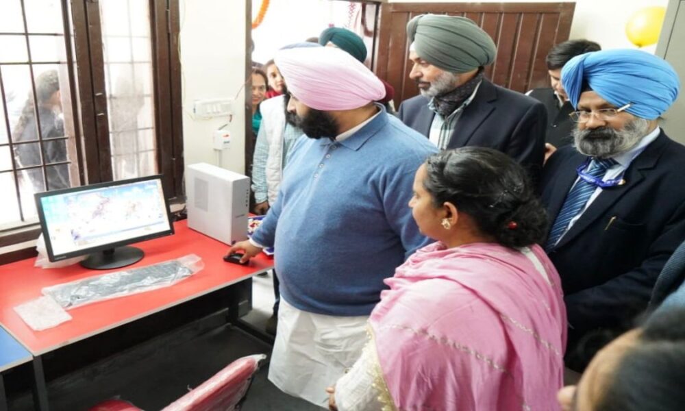 मान सरकार का शिक्षा विज़न का कमाल:25 स्कूलों में AI-आधारित करियर गाइडेंस पायलट प्रोजेक्ट लॉन्च मान सरकार का शिक्षा विज़न का कमाल:25 स्कूलों में AI-आधारित करियर गाइडेंस पायलट प्रोजेक्ट लॉन्च