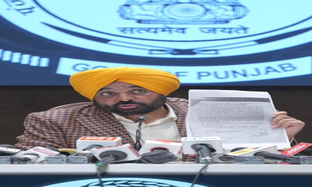 328 श्री गुरु ग्रंथ साहिब जी के लापता सरूपों पर सीएम मान सख्त, कहा– दोषियों को बख्शा नहीं जाएगा जाँच के लिए गठित की SIT