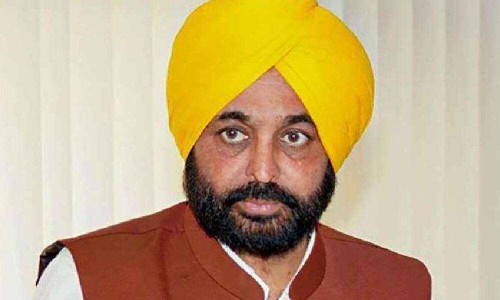 जनता के पैसे से लंदन-कनाडा-दुबई टूर करते थे सुखबीर और कैप्टन, दूसरी और CM मान लेकर आ रहे हैं जापान से रोजगार!