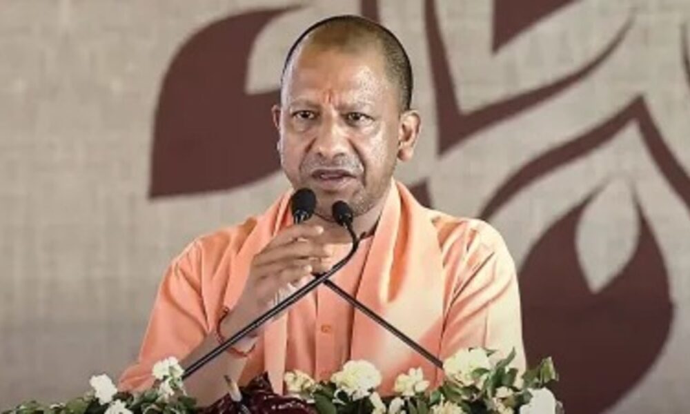 अयोध्या-प्रयागराज हाइवे पर हुए हादसे में 3 श्रद्धालुओं की मौत, CM योगी ने घटना का लिया संज्ञान