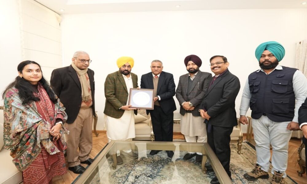 मुख्यमंत्री Mann की ओर से मोहाली हवाई अड्डे से और अधिक अंतरराष्ट्रीय उड़ानें शुरू करने की वकालत