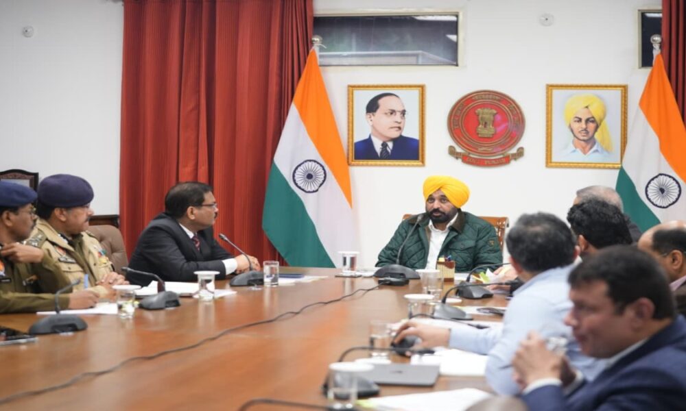 CM भगवंत सिंह मान द्वारा ‘युद्ध नशों विरुद्ध’ के दूसरे चरण की प्रगति की समीक्षा; कहा—यह चरण नशों के खतरे की जड़ पर बड़ा प्रहार करेगा CM भगवंत सिंह मान द्वारा ‘युद्ध नशों विरुद्ध’ के दूसरे चरण की प्रगति की समीक्षा; कहा—यह चरण नशों के खतरे की जड़ पर बड़ा प्रहार करेगा