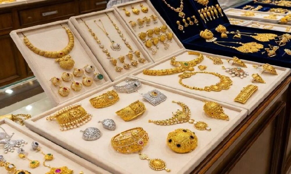 चांदी ने बनाया इतिहास, ₹2.45 लाख के ऑल टाइम हाई पर पहुंची सोना भी ₹1.37 लाख के पार, निवेशकों की सुरक्षित पसंद बरकरार