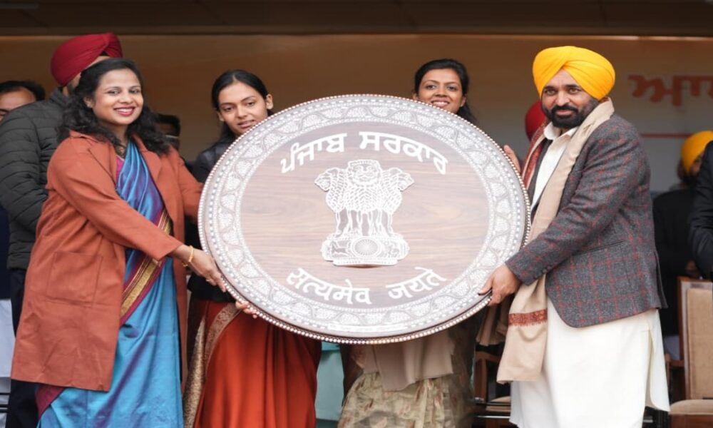 स्वतंत्रता के बाद पंजाब को गैर-कानूनी तरीके से अपनी राजधानी से वंचित रखा गया है; चंडीगढ़ हमारा है और रहेगा – CM भगवंत सिंह मान स्वतंत्रता के बाद पंजाब को गैर-कानूनी तरीके से अपनी राजधानी से वंचित रखा गया है; चंडीगढ़ हमारा है और रहेगा – CM भगवंत सिंह मान