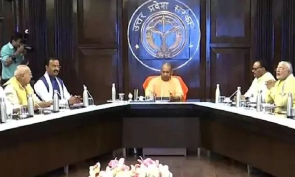 शिक्षकों-शिक्षामित्रों को बड़ी सौगात: कैशलेस मेडिकल सहित 30 प्रस्तावों को योगी कैबिनेट की मंजूरी