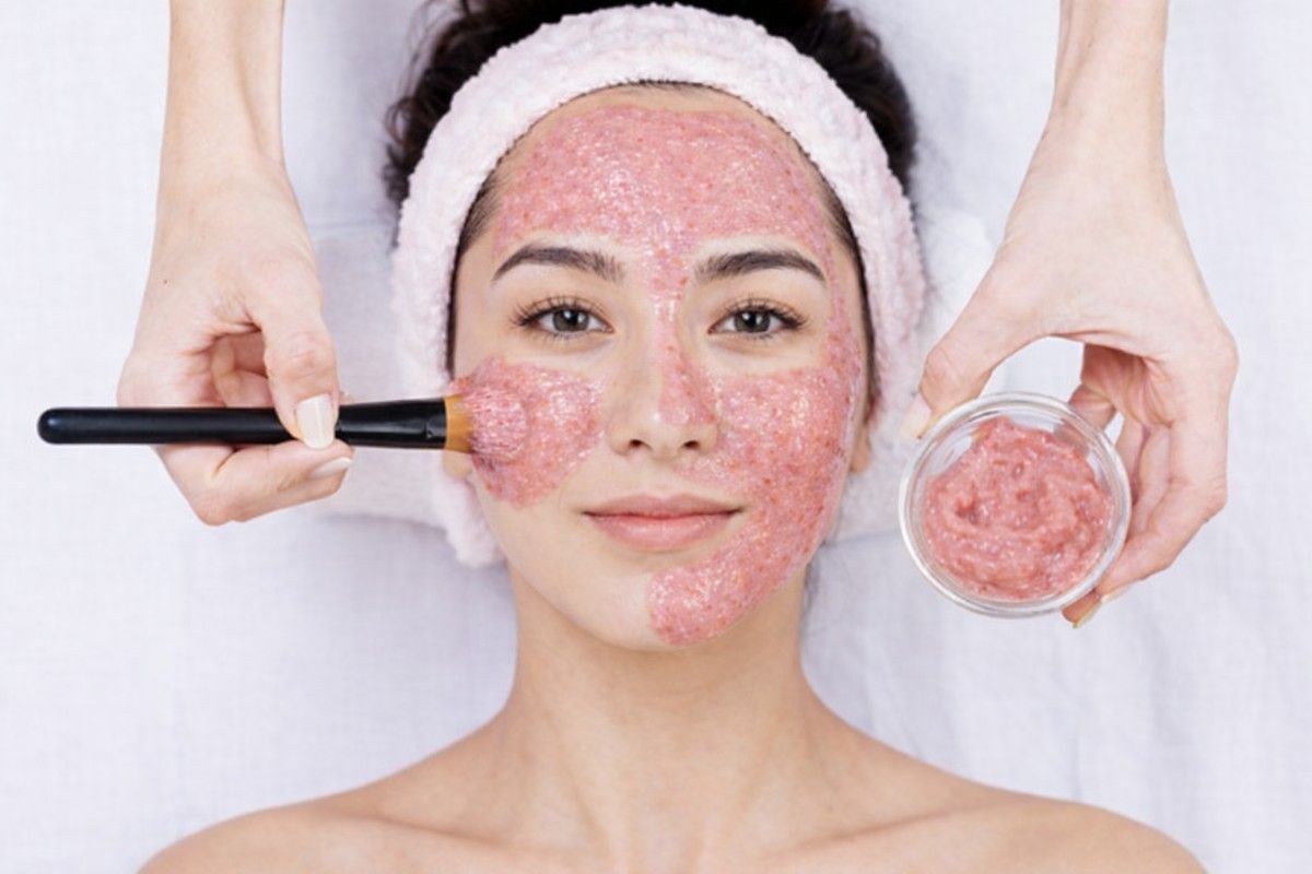 अमरूद सिर्फ खाने के लिए नहीं, स्किन के लिए भी है कमाल, जानिए घर पर फेस पैक बनाने का आसान तरीका