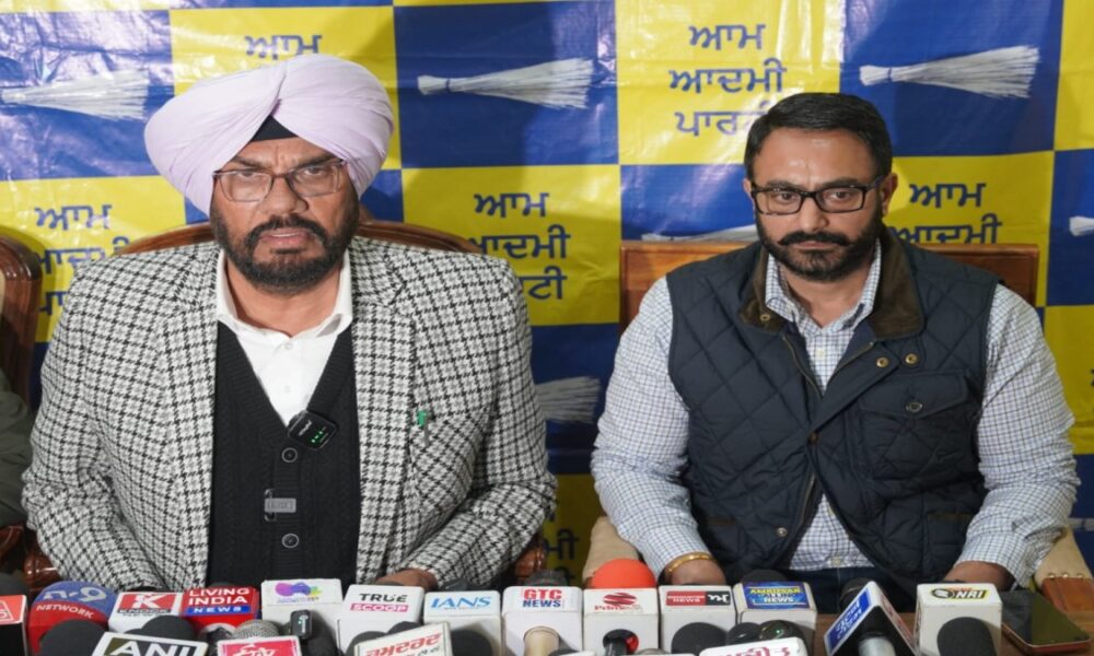 मजदूर सुलखन सिंह के लिए संजीवनी बना हेल्थ कार्ड, बिना एक रुपया खर्च किए हुआ 3 लाख रुपए का इलाज: धालीवाल