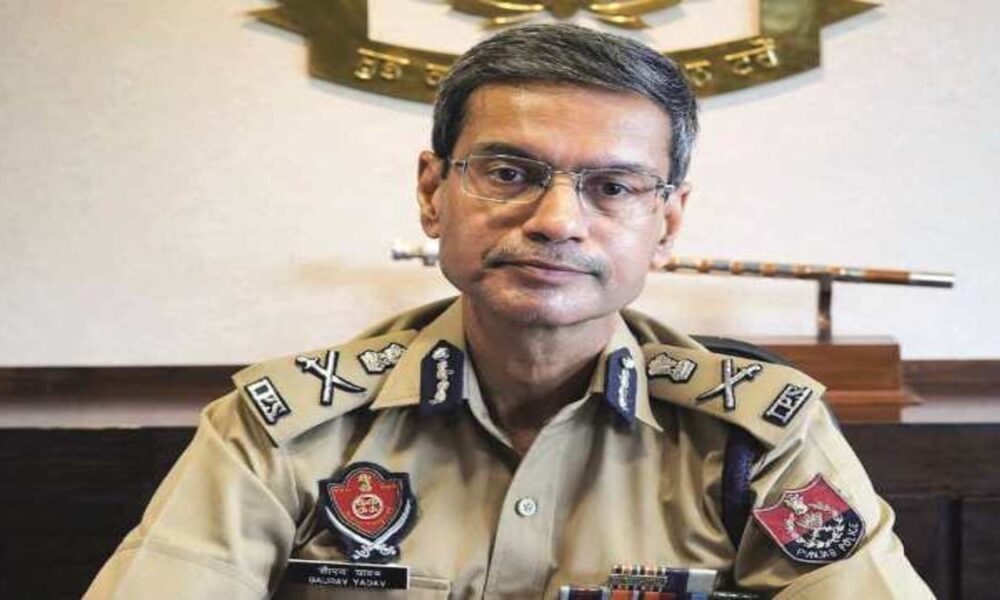 पाकिस्तान से चल रहे हथियार तस्कर गिरोह पर एक्शन:दो आरोपी अरेस्ट, 5 पिस्तौल व दस कारतूस बरामद, सोशल मीडिया से संपर्क में थे