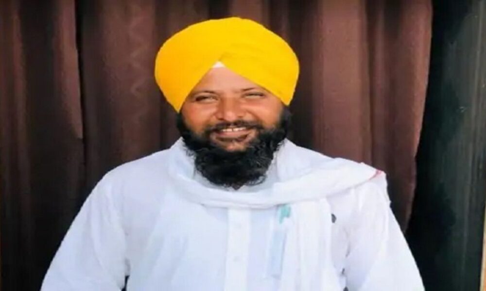 विवाह समारोह में AAP सरपंच की हत्या के आरोपियों से मुठभेड़, जवाबी कार्रवाई में पुलिस की गोली से घायल