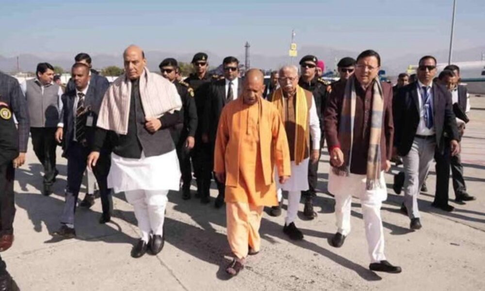 राजनाथ सिंह और CM योगी का मुख्यमंत्री धामी ने किया स्वागत, हरिद्वार कार्यक्रम में हुए शामिल