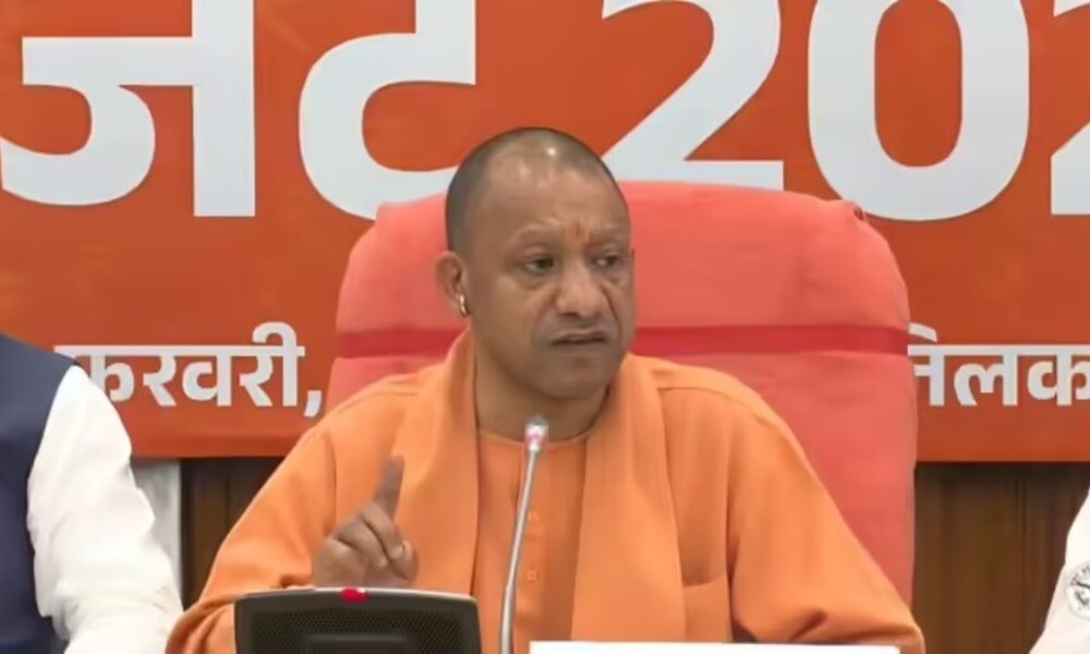 ‘वर्किंग महिलाओं के लिए हॉस्टल, छात्राओं को स्कूटी और युवाओं को रोजगार’, CM योगी ने बताई बजट की बड़ी बातें