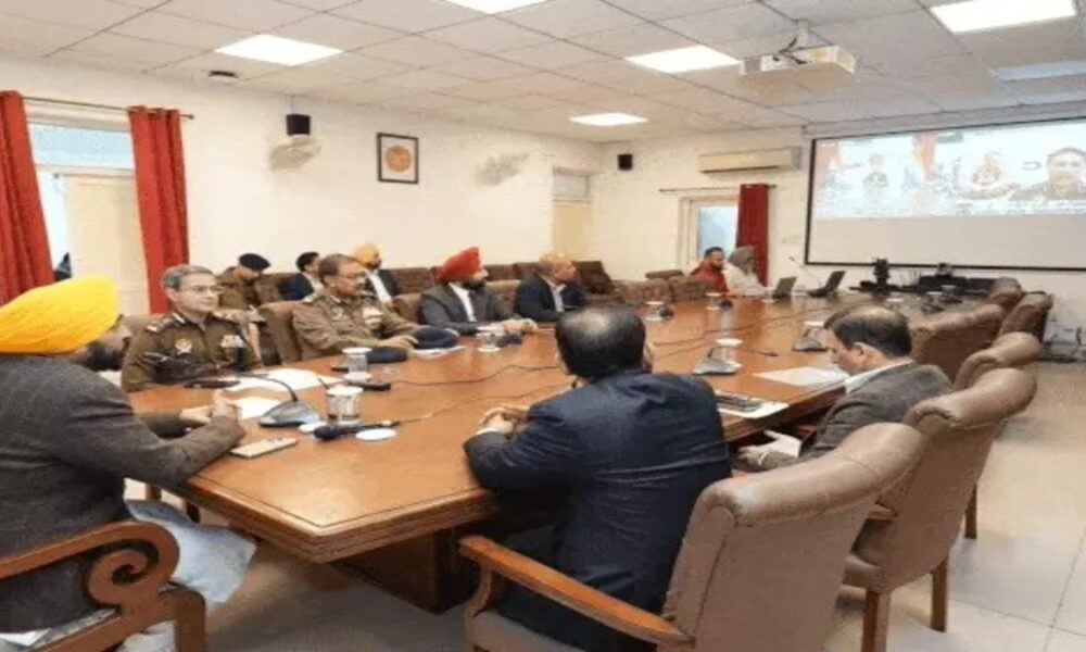 पंजाब की कानून व्यवस्था को लेकर हाई लेवल मीटिंग:CM मान की अगुवाई में बन रही स्ट्रेटजी, मुख्य सचिव व डीजीपी भी मौजूद