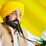 पंजाब में 2 IAS अधिकारी सस्पेंड:आंगनबाड़ी वर्करों के लिए स्मार्टफोन खरीदने में देरी पर एक्शन, चार की ट्रांसफर